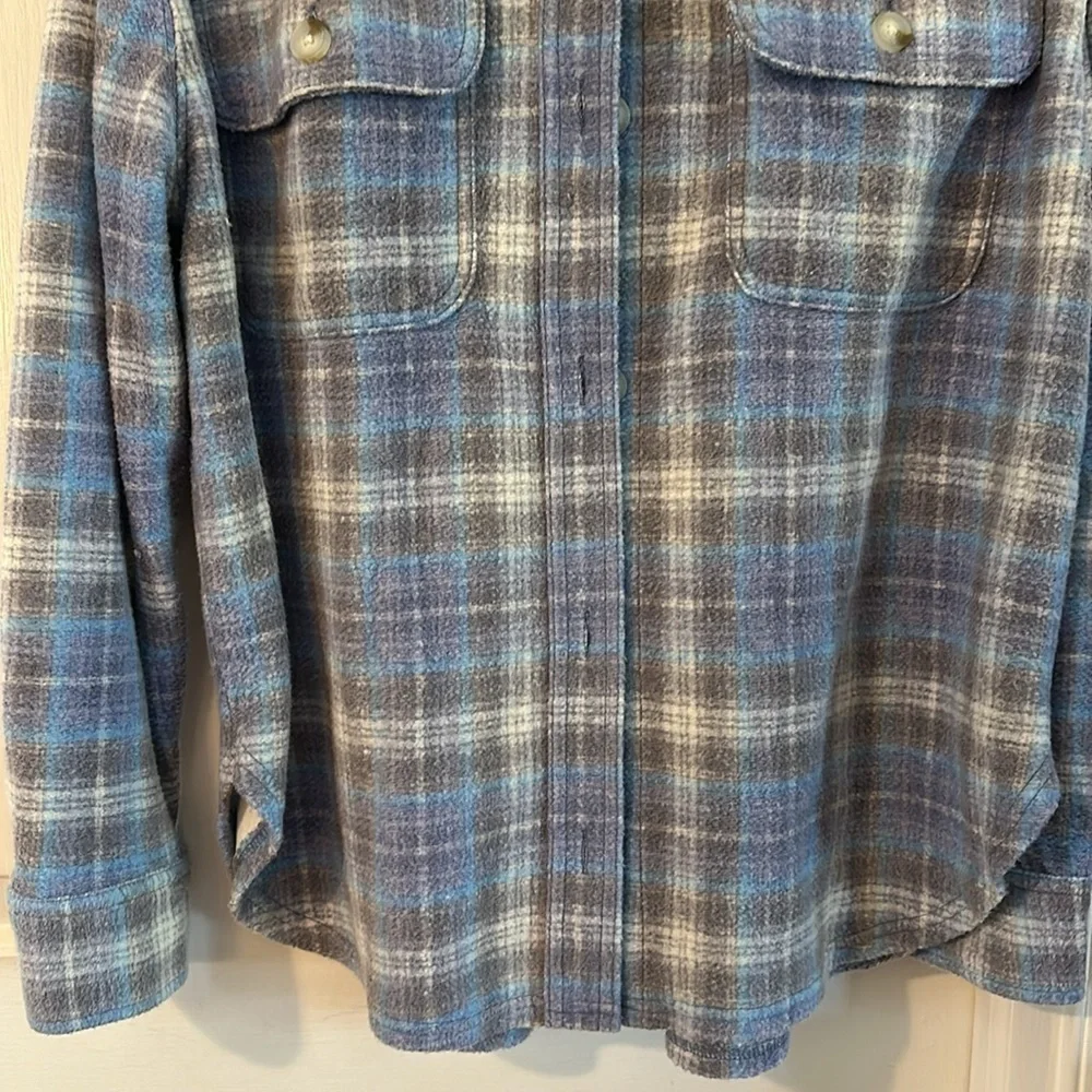 Women’s American Eagle AE Oversized Plaid Blue & Gray Fleece Shacket Size Medium - Picture 3 of 8